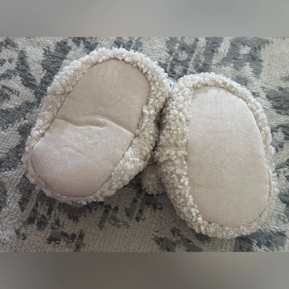 NWT Carter’s Infant Slippers- Tan/3-6M & NWT Bow Faux Fur Boots- Brown/0-3M